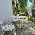 Elianti Bed & Breakfast 3*