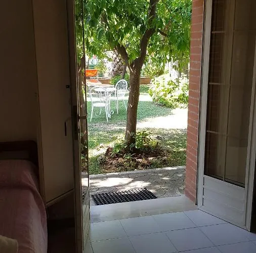 לינה וארוחת בוקר Elianti 3*