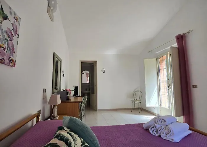 לינה וארוחת בוקר Elianti 3*